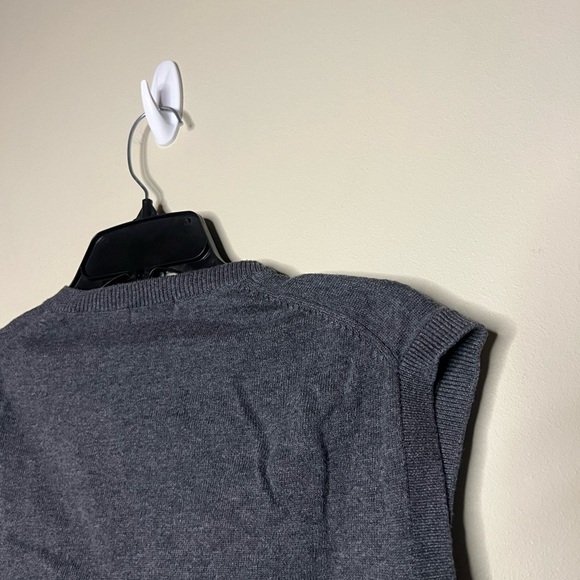 Izod Sweater Vest - Picture 5 of 7